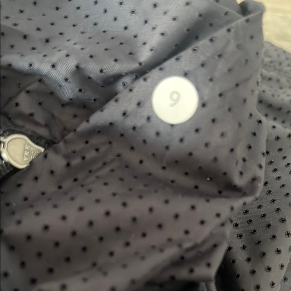 Lululemon Black Sleeveless Jacket - Picture 8 of 11